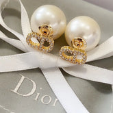 C-D Elegant Pearl Ear Stud